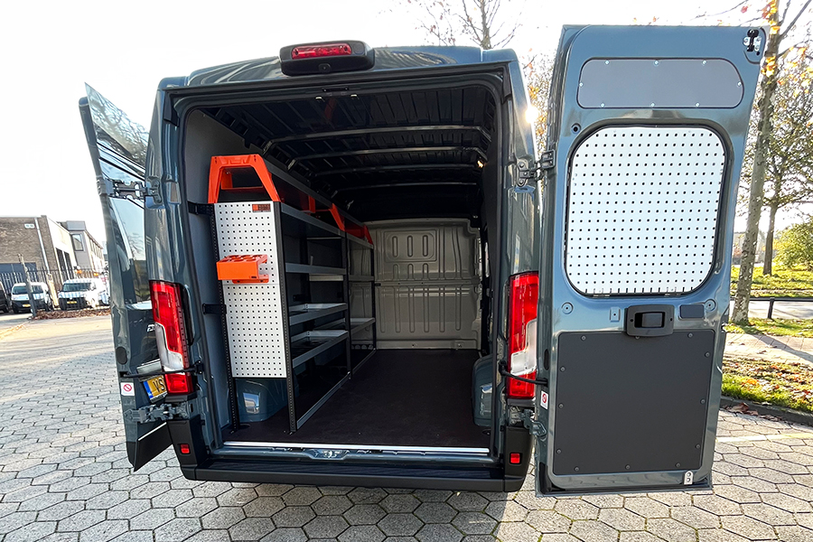 Tuitt vloeren achterdeuren fiat 900X600.jpg